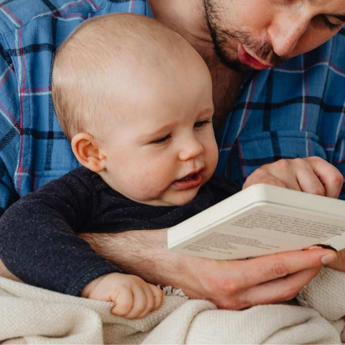 Black & White Baby Books and Toys: Why are They So Good For Newborns?-Hello-Charlie