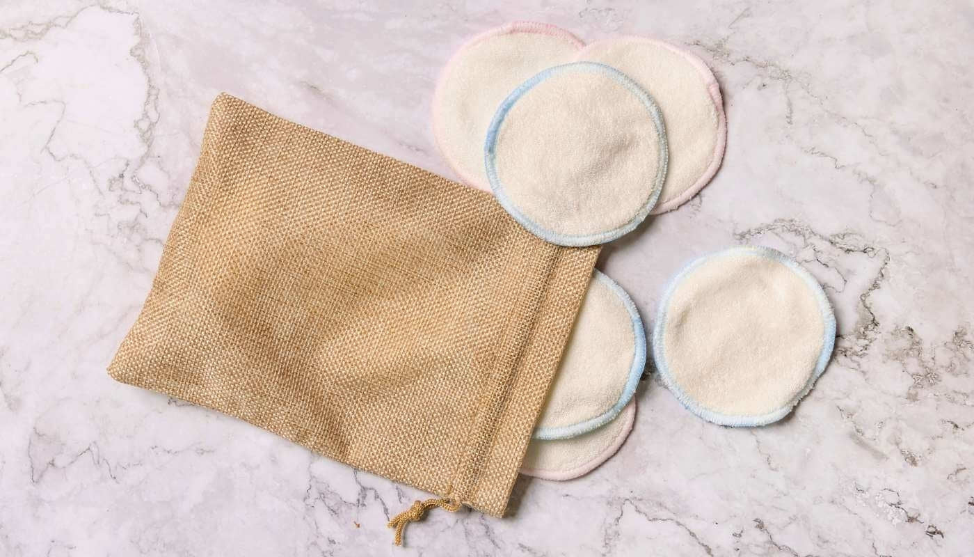 How to Choose Breast Pads and Nipple Creams for Breastfeeding-Hello-Charlie