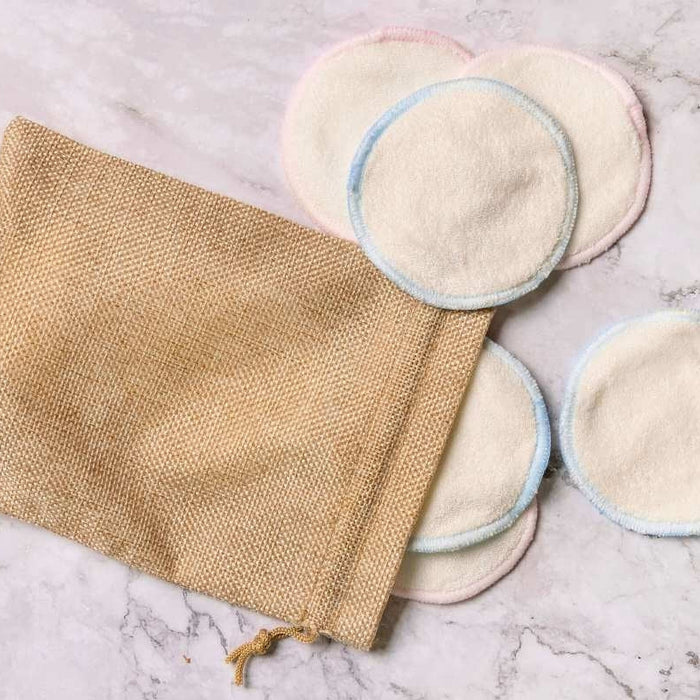 How to Choose Breast Pads and Nipple Creams for Breastfeeding-Hello-Charlie