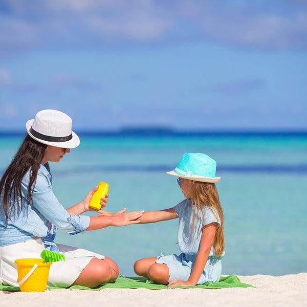 The Ultimate Guide to Toxic Sunscreen Ingredients-Hello-Charlie