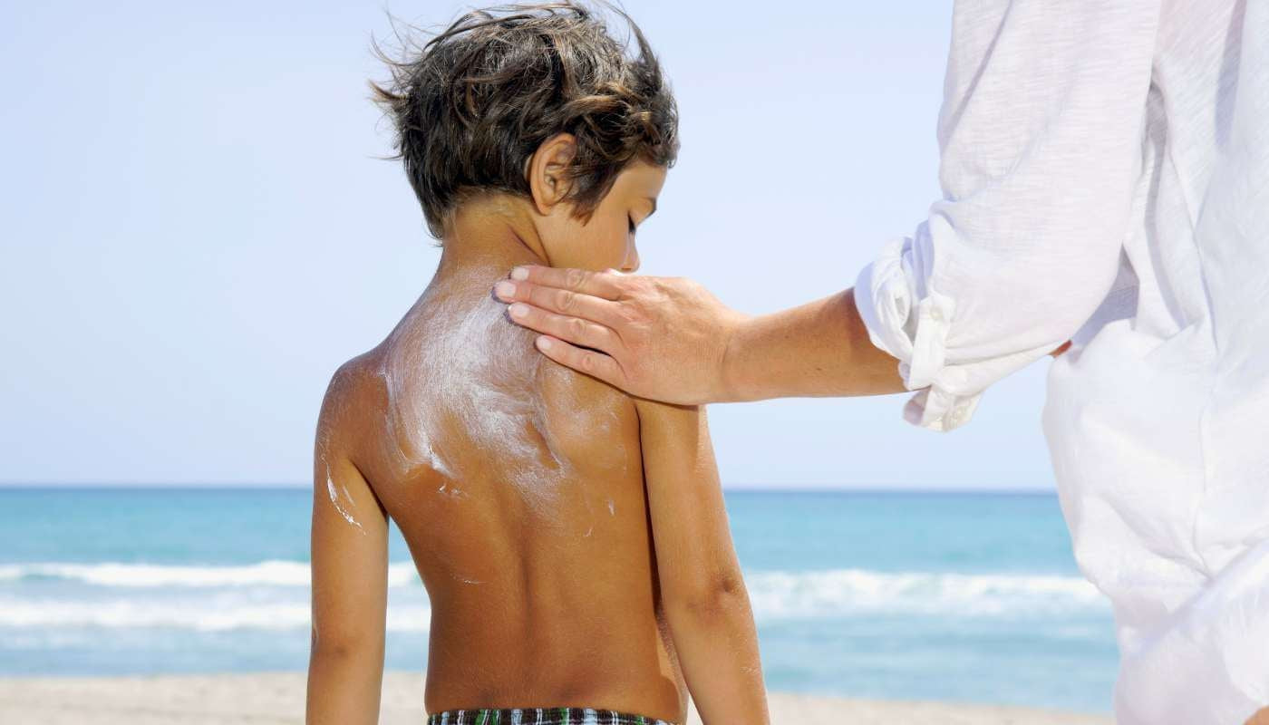 Safe Sunscreen: What You Need to Know About Chemical Absorbers vs Physical Barriers-Hello-Charlie