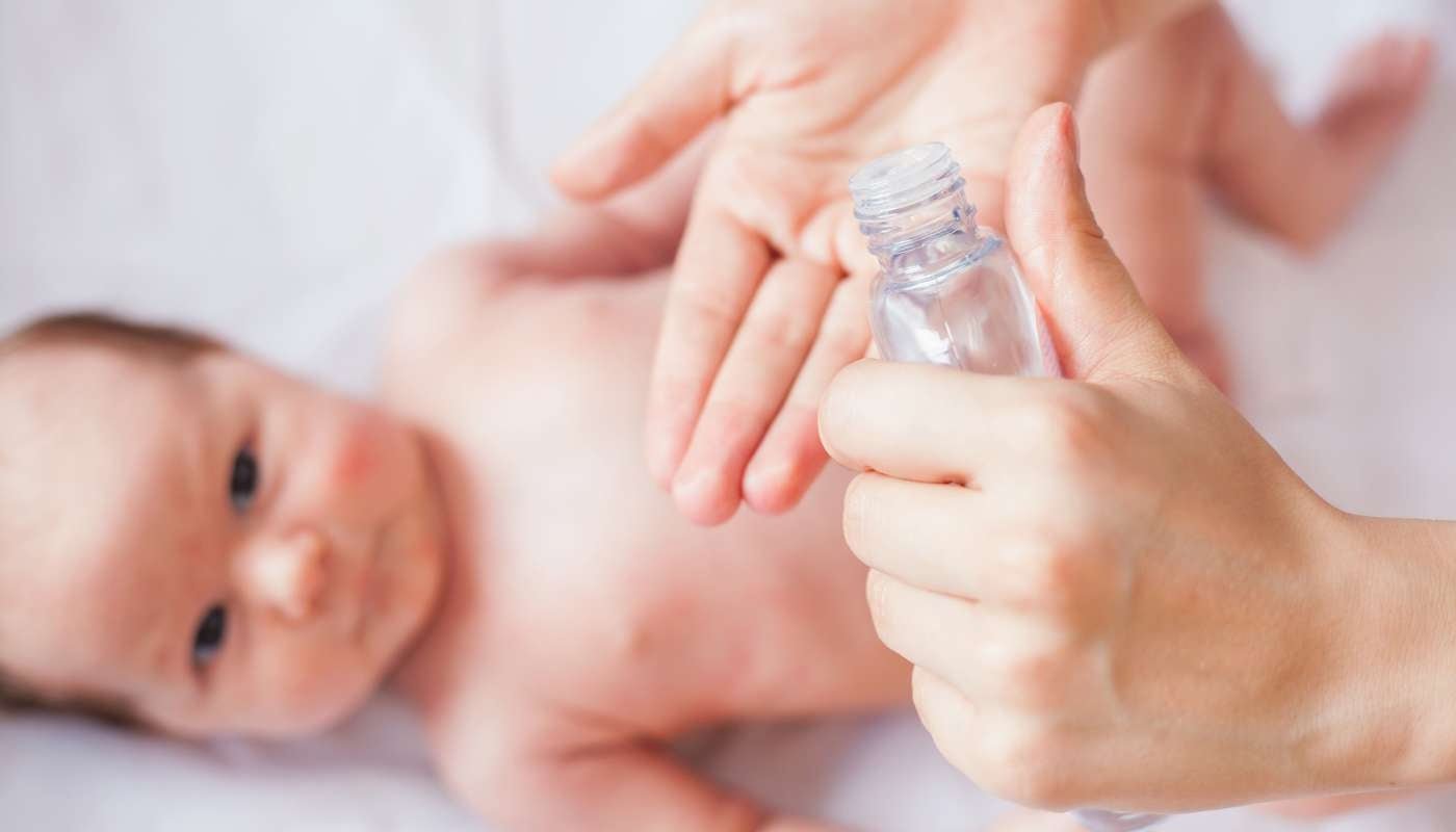 Essential Oils for Baby and How to Use them Safely - Hello Charlie