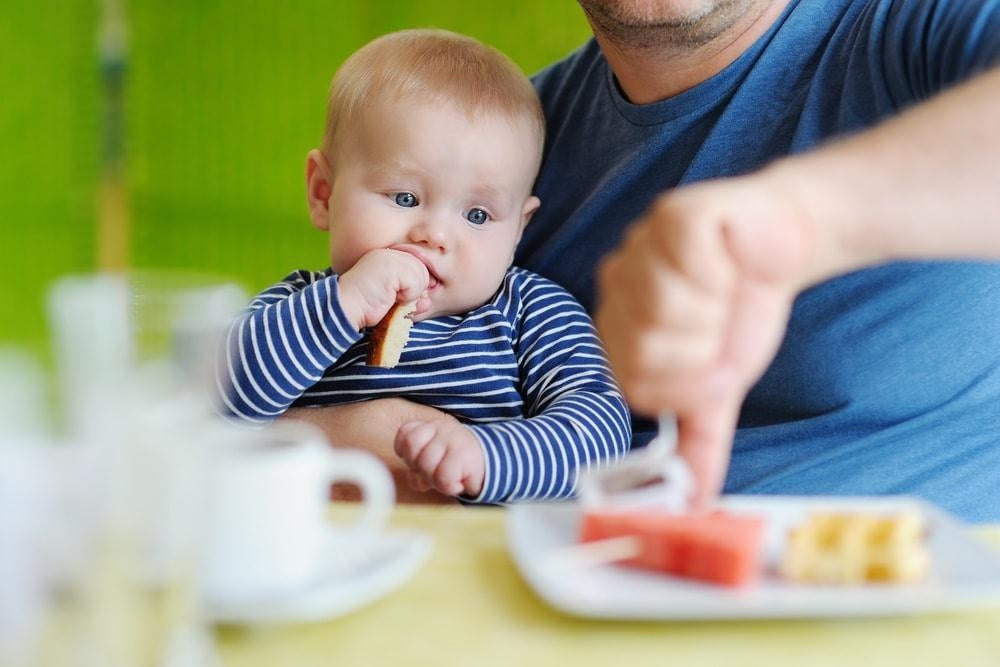 The Pros and Cons of Baby Led Weaning: Should You Try It? Is It Safe?-Hello-Charlie