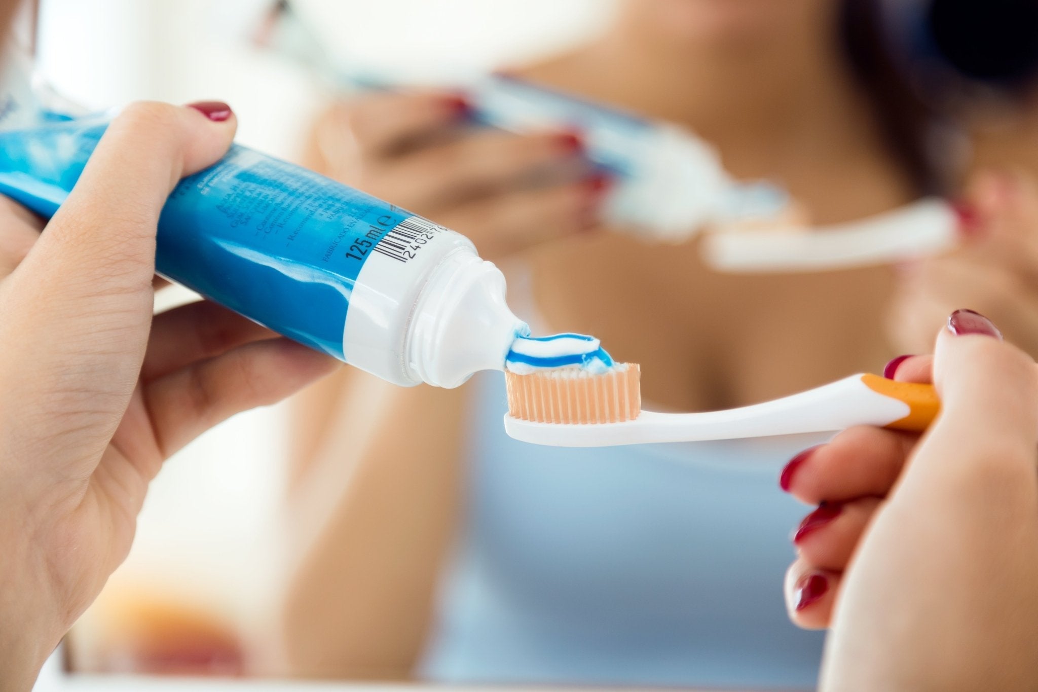Sodium Lauroyl Sarcosinate in Toothpaste: Ingredients To Avoid - Hello Charlie