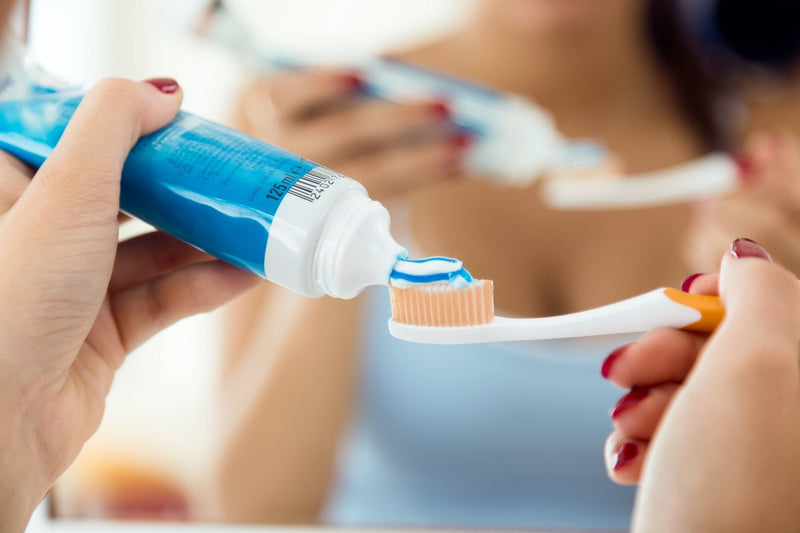 Sodium Lauroyl Sarcosinate in Toothpaste: Ingredients To Avoid - Hello Charlie