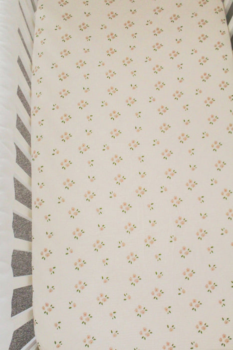 Organic Cotton Muslin Fitted Cot Sheet – Daisy Print