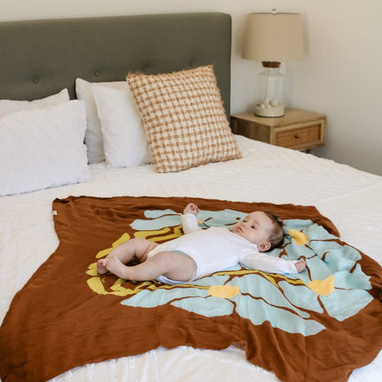 Kiin Baby Organic Muslin Swaddle - Fleur (Limited Edition): Fleur - Umber