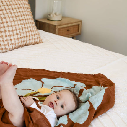 Kiin Baby Organic Muslin Swaddle - Fleur (Limited Edition): Fleur - Umber