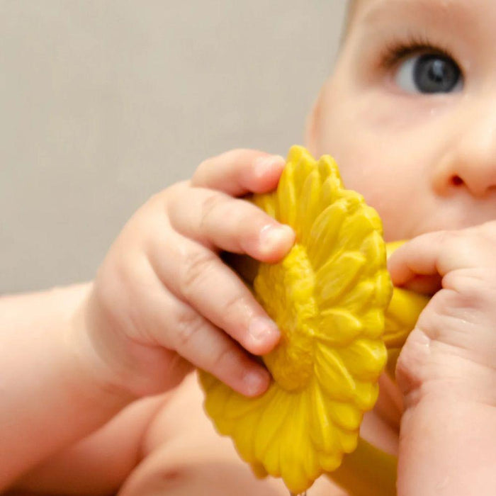 Natruba Natural Rubber Teether - Flower - Hello Charlie