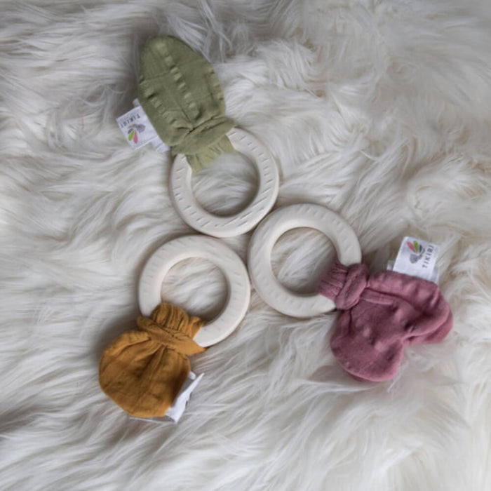 Tikiri Natural Rubber Teether with Muslin - Dusty Pink - Hello Charlie